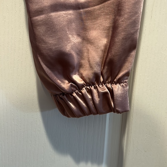 WILD FABLE SMALL SATIN CARGO JOGGERS. Rose gold color Exc Cond. Bundle2Save - Picture 5 of 9
